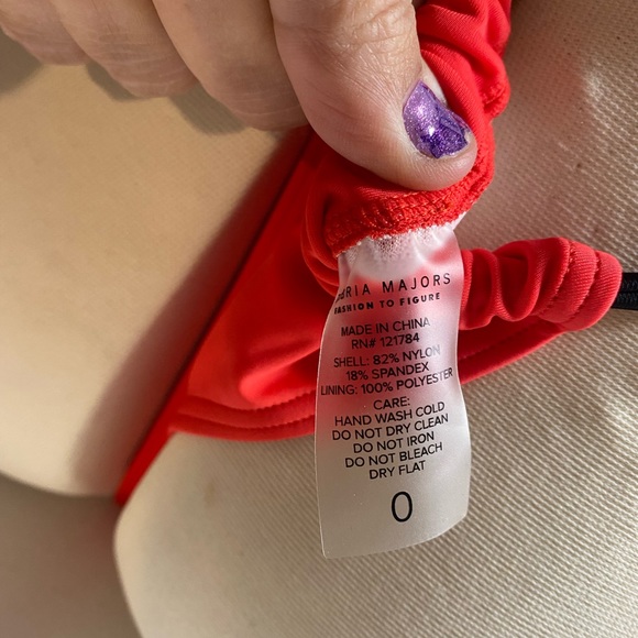 Bikini top sold thong string bikini - Picture 4 of 5